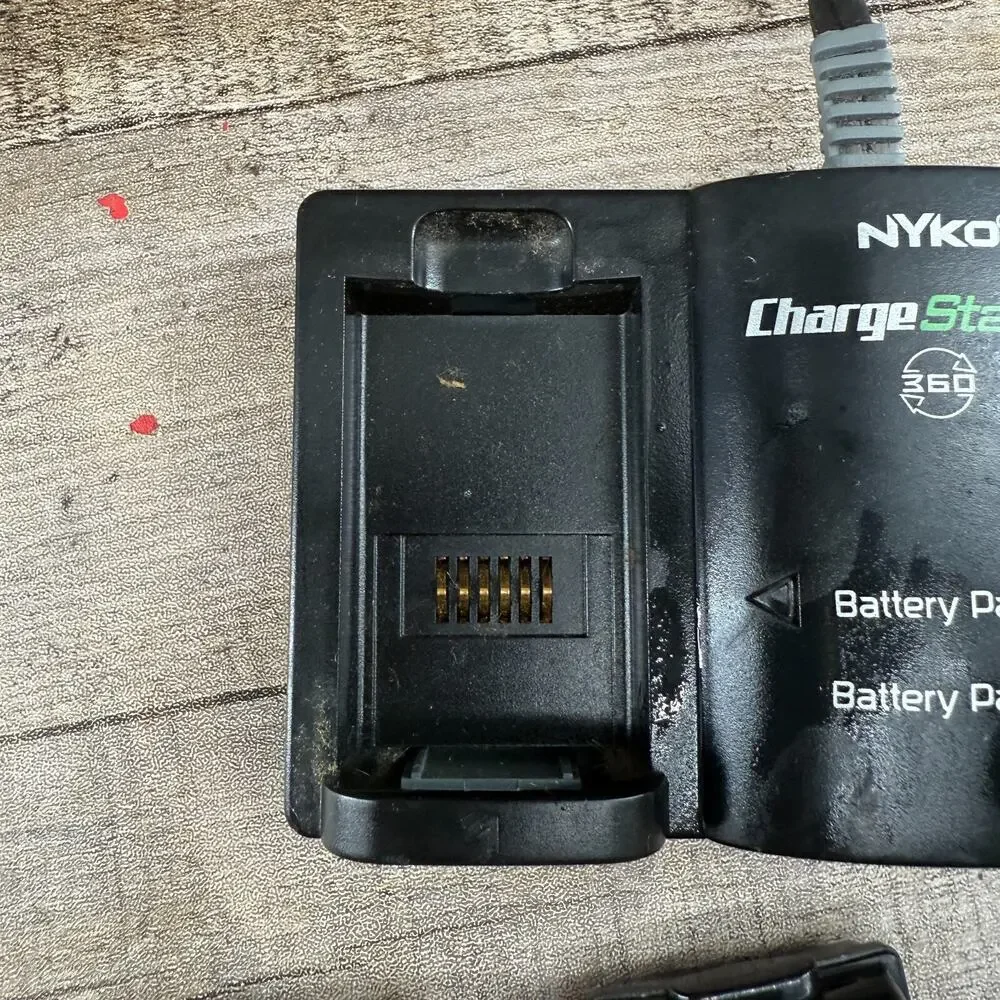 Nyko Charge Station Xbox 360 For Wireless Controllers Two Packs As Is